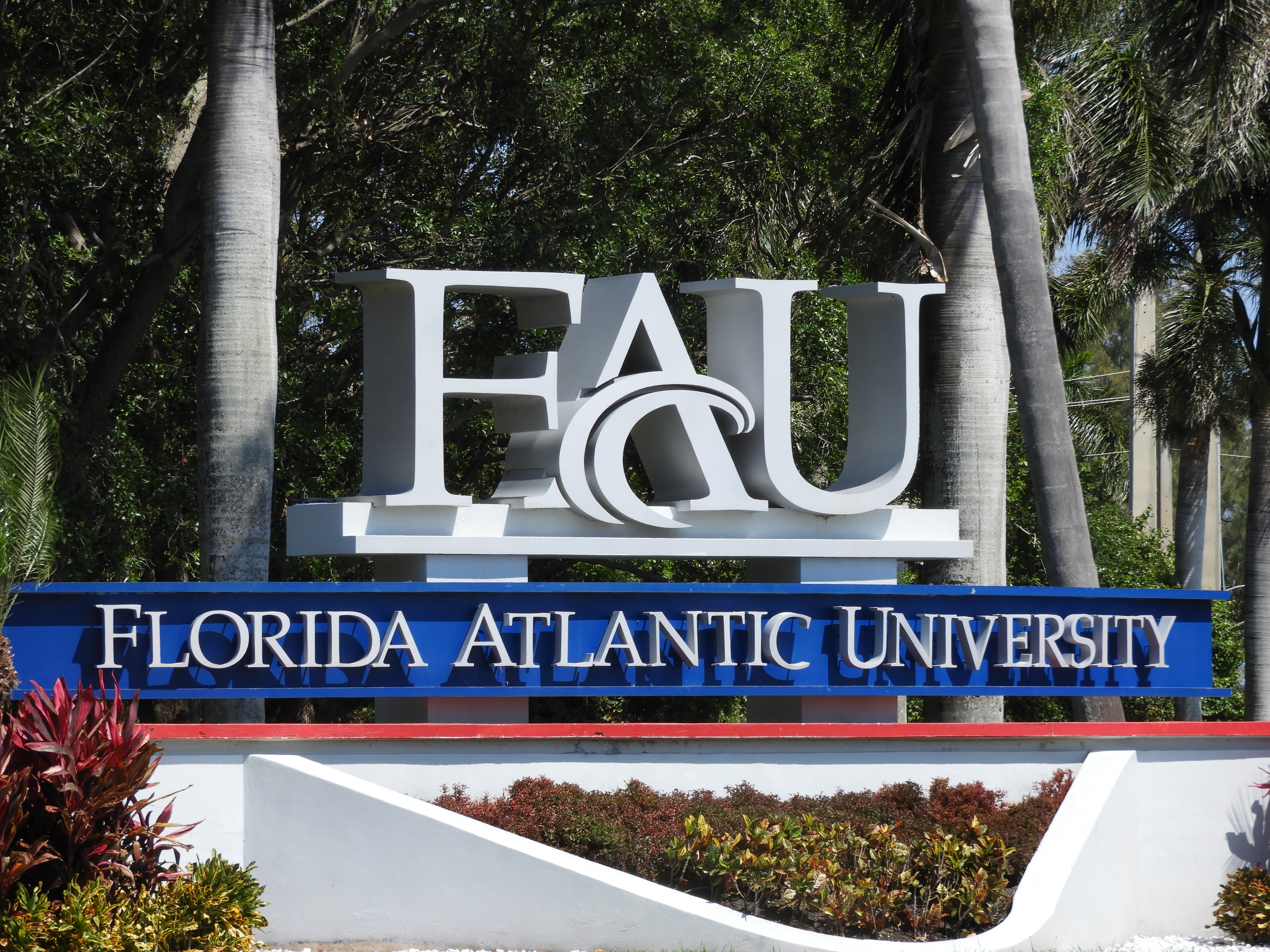 Sign on Campus of Florida Atlantic University in Boca Raton Florida (my vote for best looking college sign)