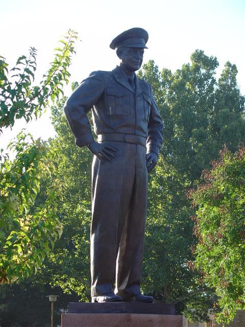 Ike Statue (front) (#657)