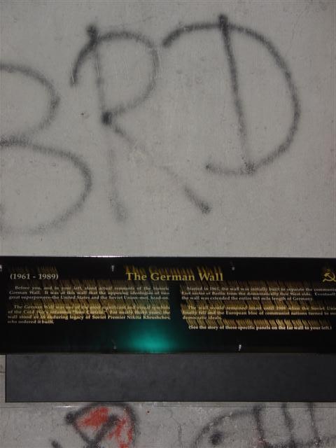 Piece of the Berlin Wall when it fell in 1989 (#1513)