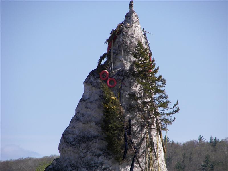 Close-up of the top of the unusual cone-shaped something (#1186)