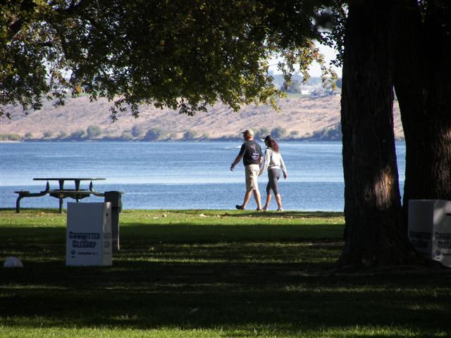 Park along Columbia River in Richland WA #2 of 7 (#3528)
