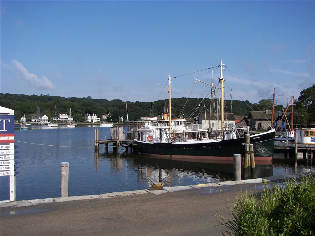 Ships docked near Mystic Seaport #1 of 3 (#2046)