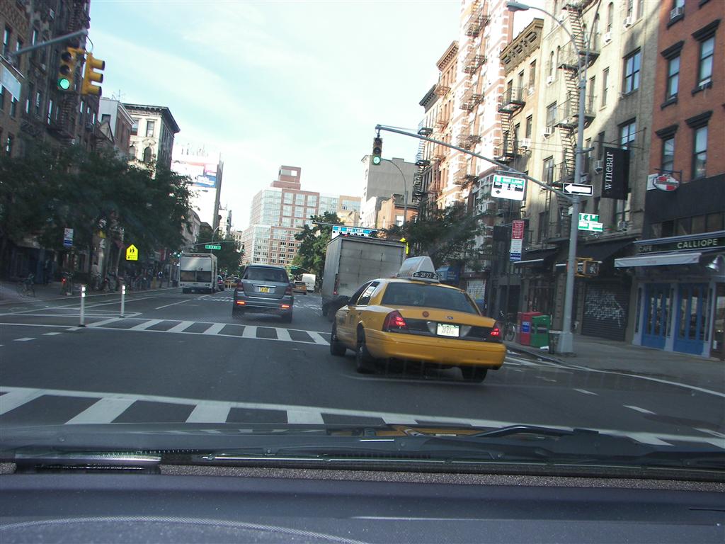 Manhattan traffic south on Second Avenue #1 of 2 (#2092)