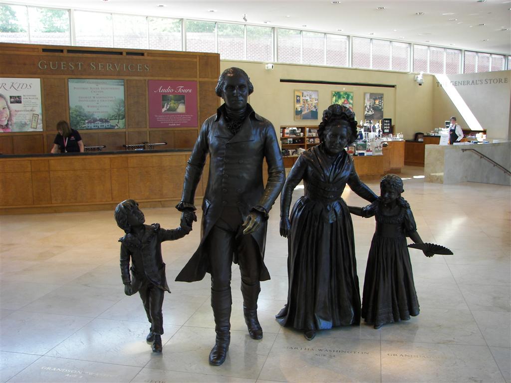 Statues of the young Washington family #1 of 2 (#2168)