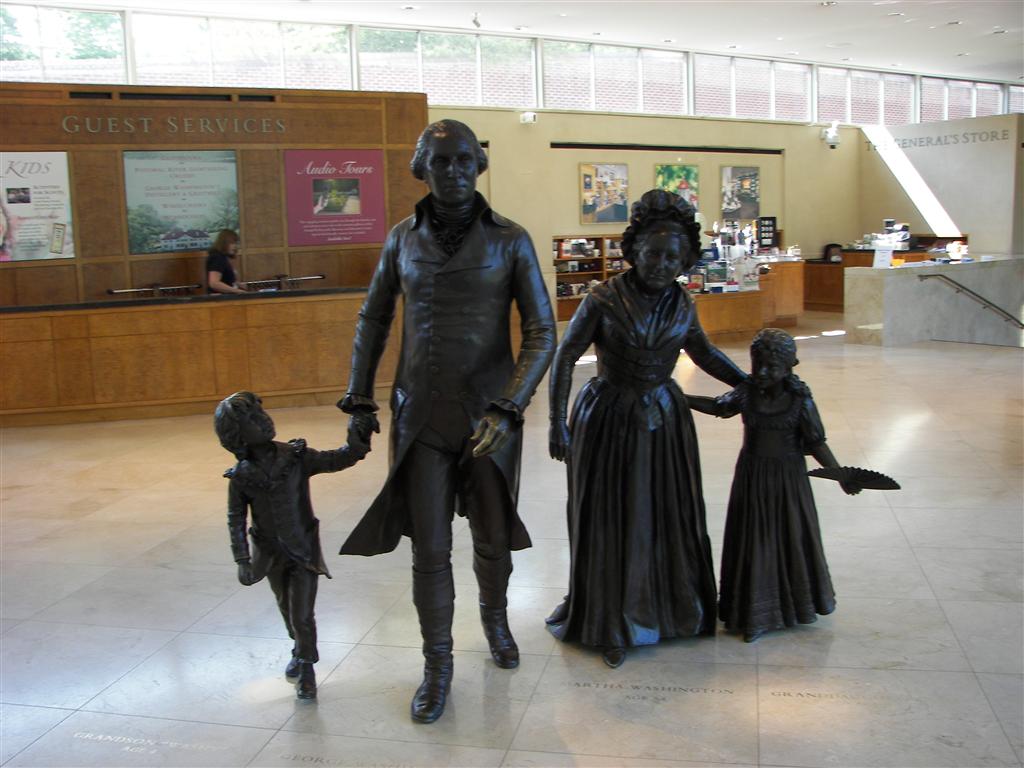 Statues of the young Washington family #2 of 2 (#2169)