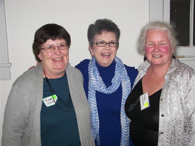 Cousins Teresa Rowe, Lelie Abraham and Karen Knudsen ( 42 of 44) (#2920)