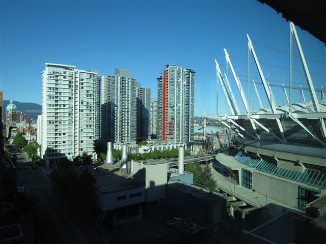 Scenes from downtown Vancouver, BC ( 3 of 5) (#0839)