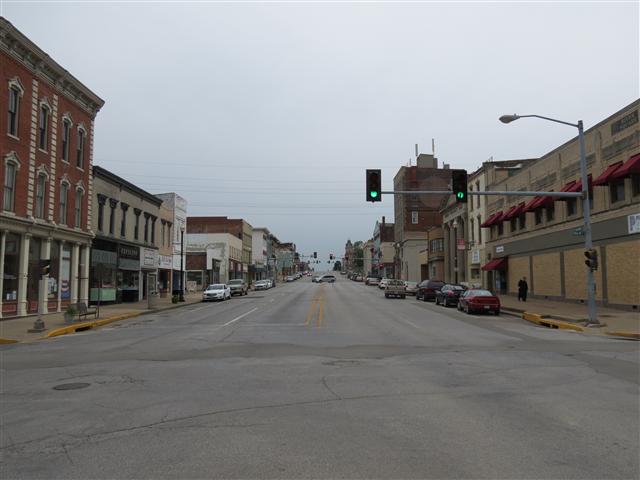 Scenes of downtown Hannibal 1 of 2 (#1337)