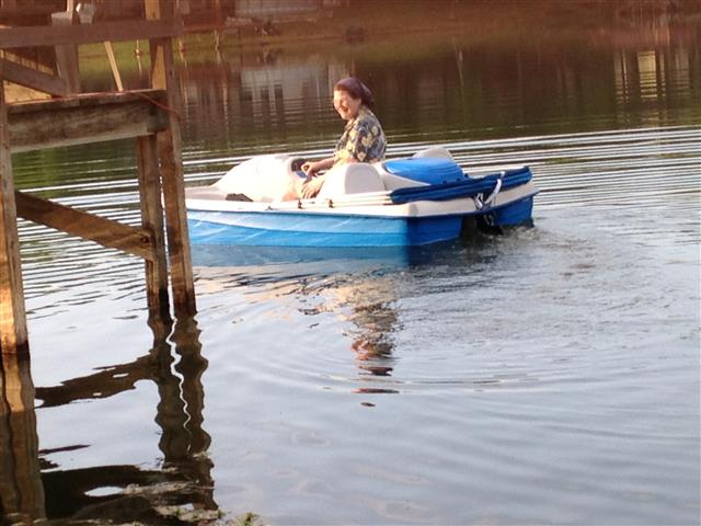 Cyndee heading out to go fishing 1 of 2 (#0199)
