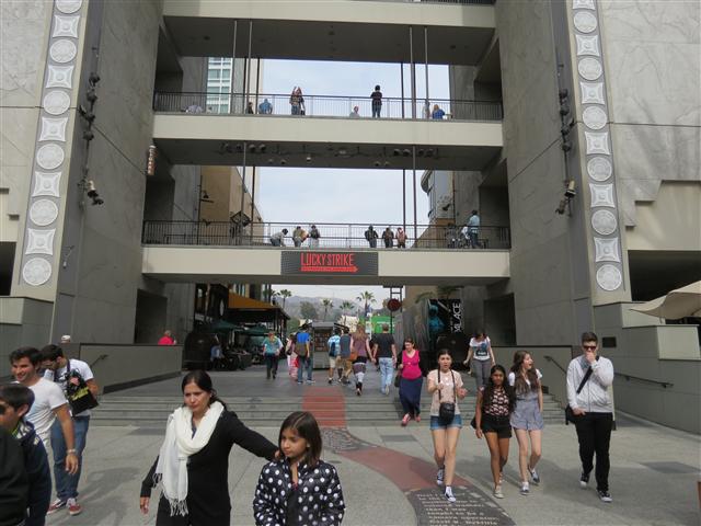 Sites, people and cars in Wax Museum area 3 of 9 (#1951)