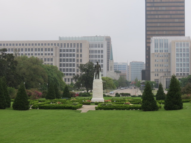  Area around the Louisiana State Capitol in Baton Rouge ( 3 of 5) (#2422)