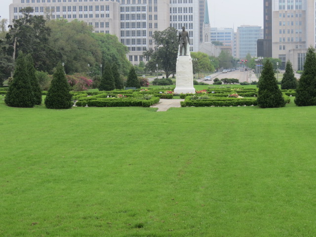  Area around the Louisiana State Capitol in Baton Rouge ( 4 of 5) (#2423)