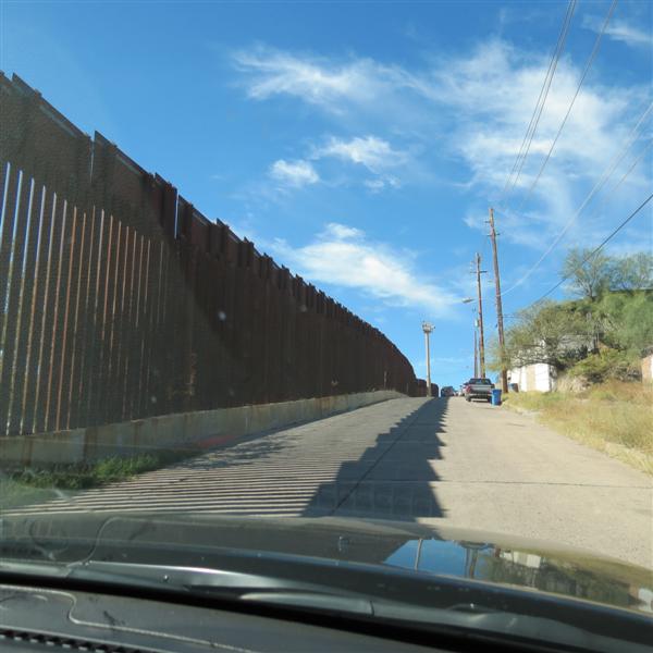 Wall separating Arizona and Mexico  1 of  7 (#4068)