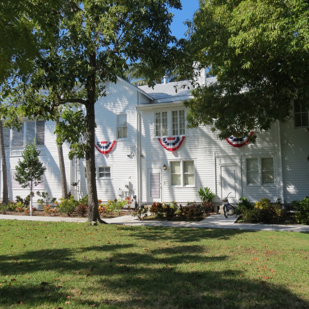 Little White House  4 of  8 (#5289)