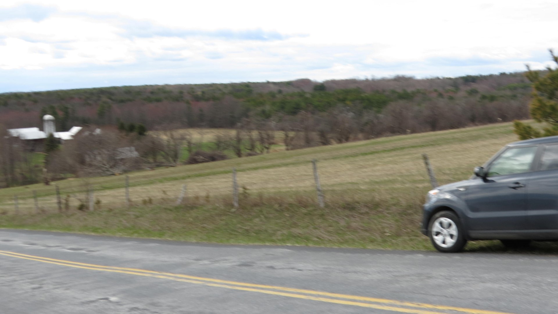 Things immedately adjacent to Sarles Cemetery in Hannacroix NY   3 of 10 (#6514)