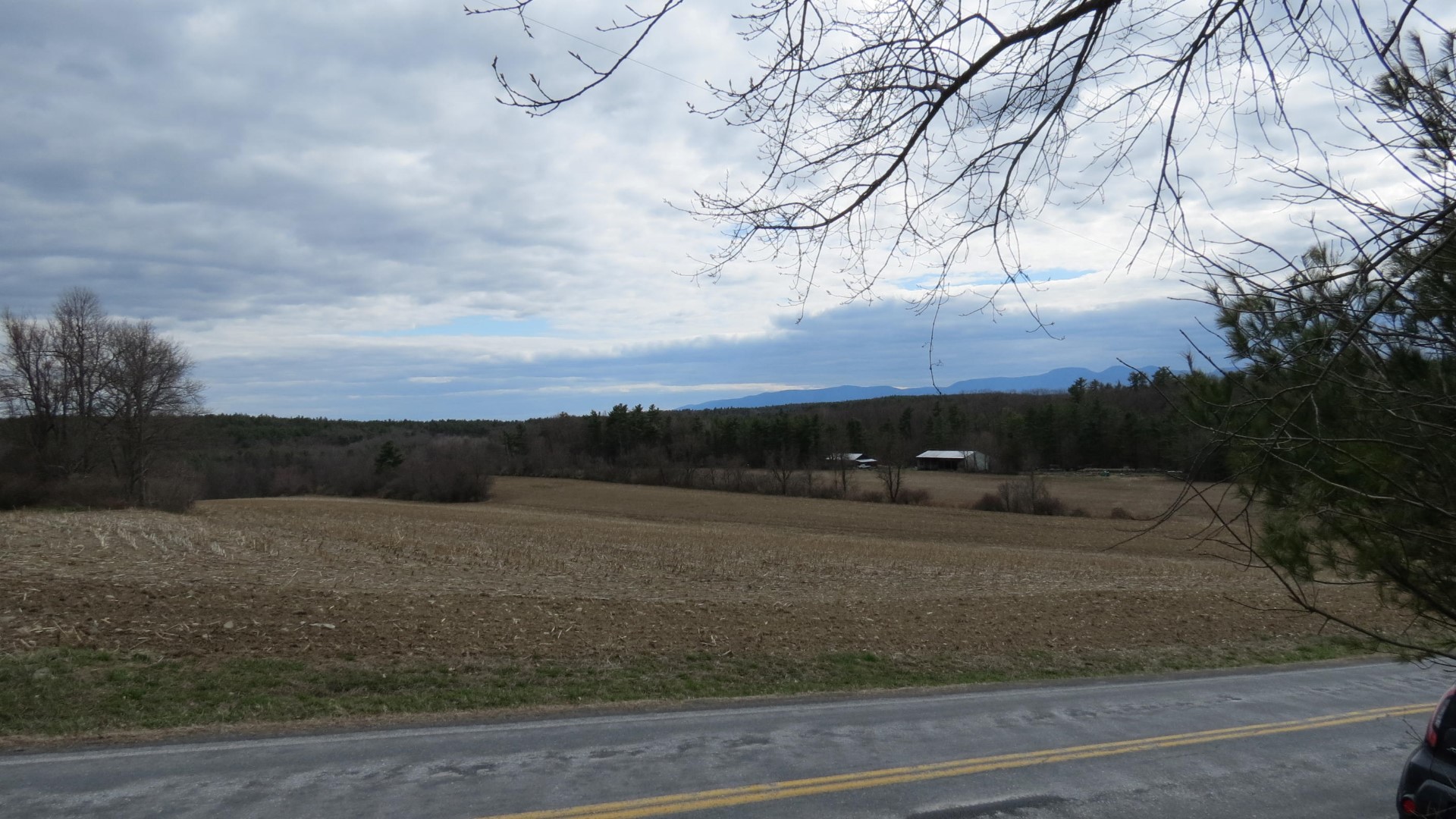 Things immedately adjacent to Sarles Cemetery in Hannacroix NY   4 of 10 (#6515)