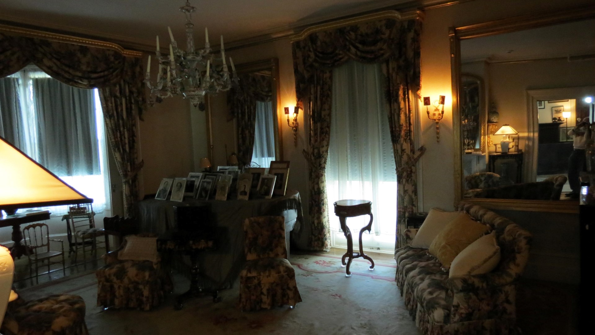 Inside the Home of President Franklin Roosevelt Home in Hyde Park NY  3 of 17 (#6584)