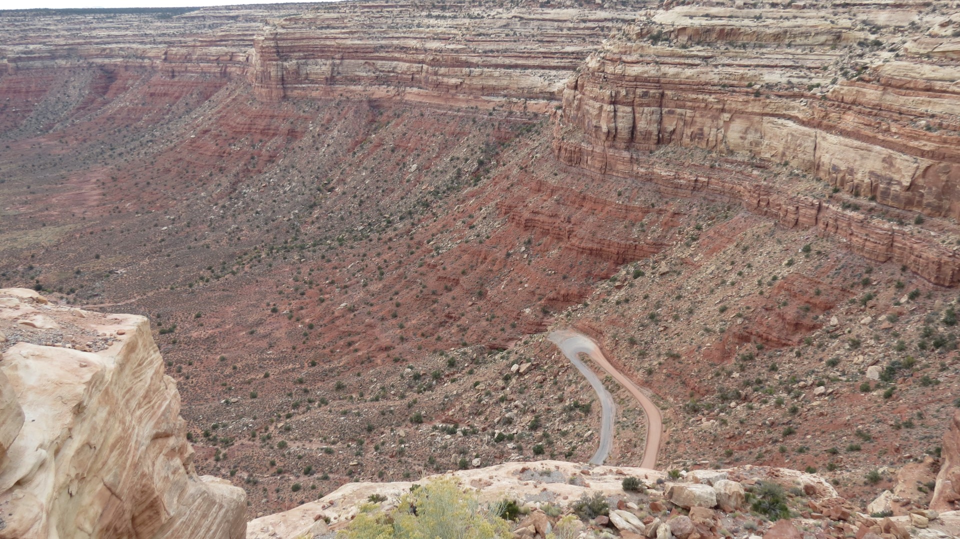 Moki Dugway just north of Mexican Hat UT  1 of 18 (#0308)