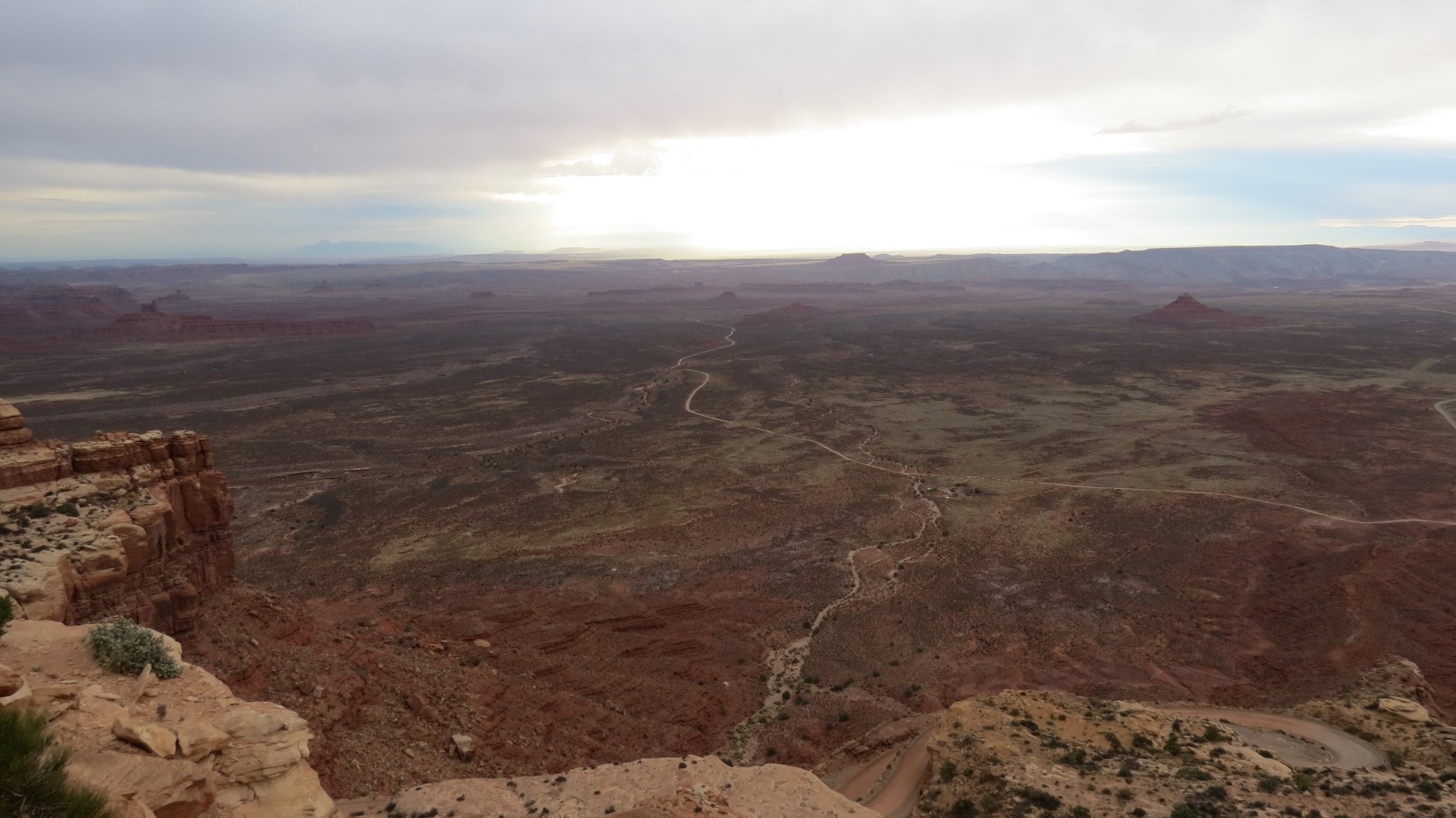 Moki Dugway just north of Mexican Hat UT  4 of 18 (#0311)