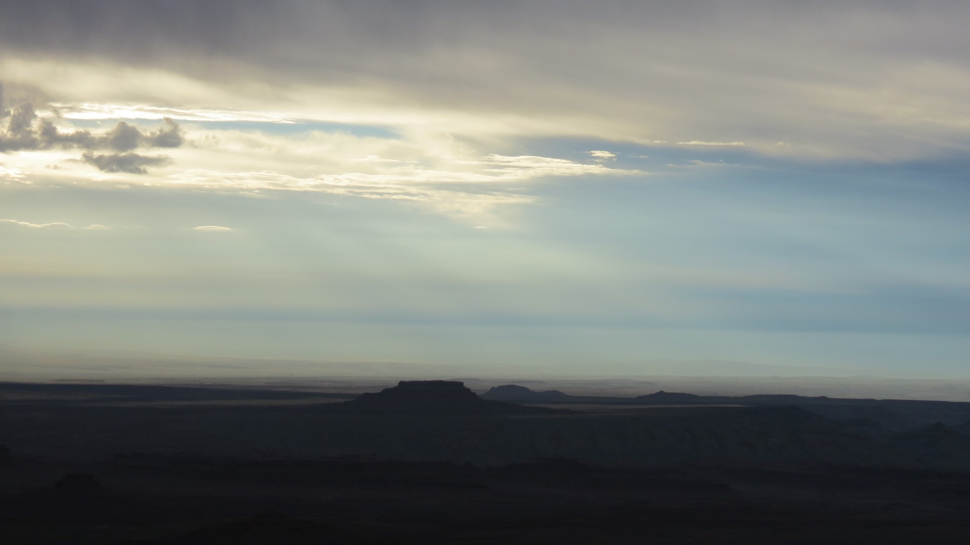 Moki Dugway just north of Mexican Hat UT  7 of 18 (#0316)