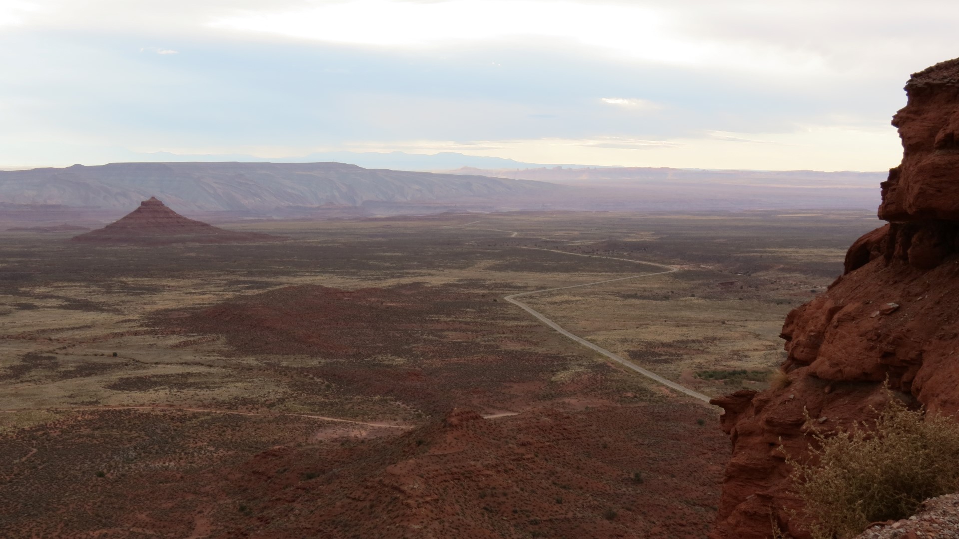 Moki Dugway just north of Mexican Hat UT 13 of 18 (#0322)