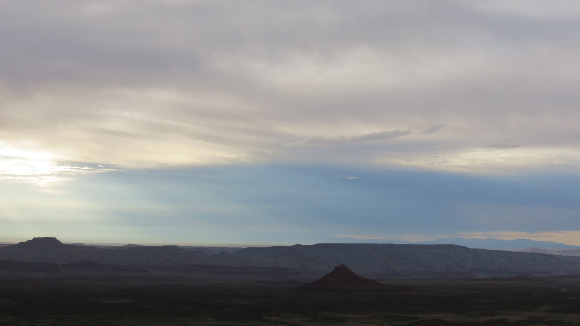 Moki Dugway just north of Mexican Hat UT 15 of 18 (#0324)