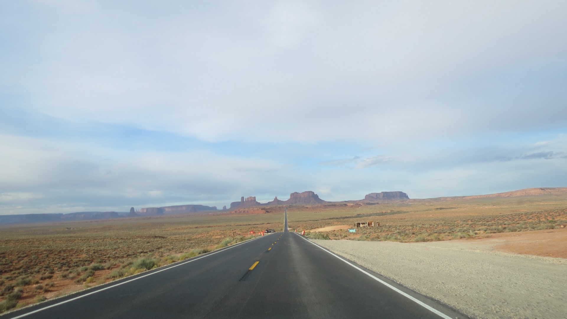 Highway scenery south of Mexican Hat UT  3 of 27 (#0330)