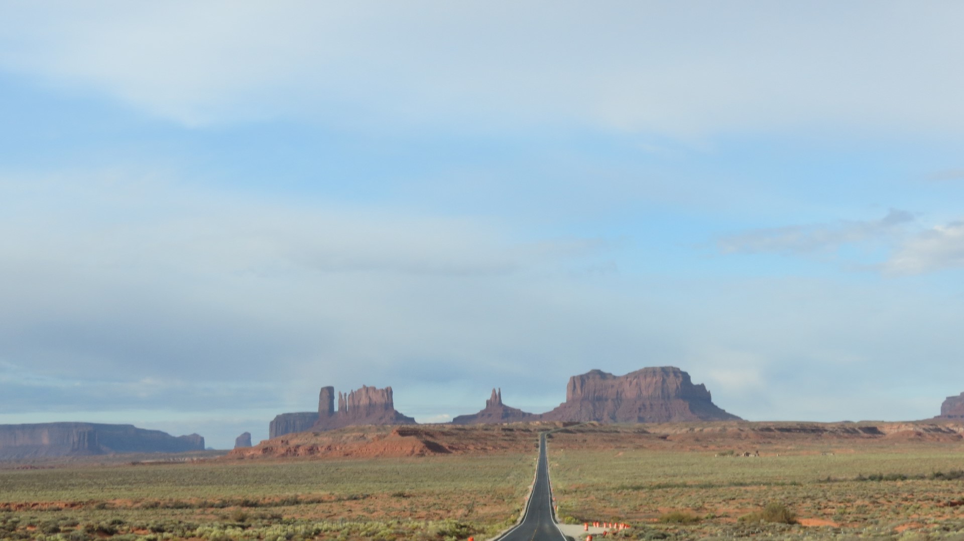 Highway scenery south of Mexican Hat UT  4 of 27 (#0331)