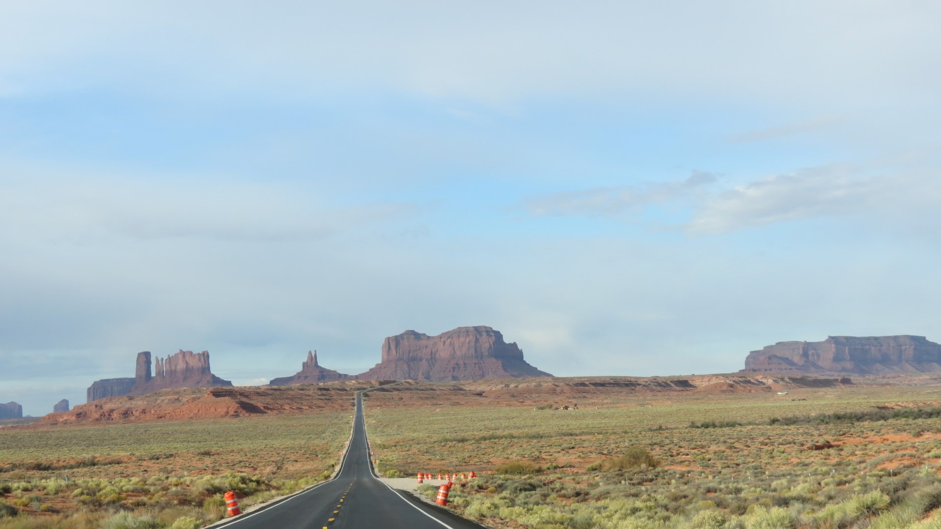 Highway scenery south of Mexican Hat UT  5 of 27 (#0332)