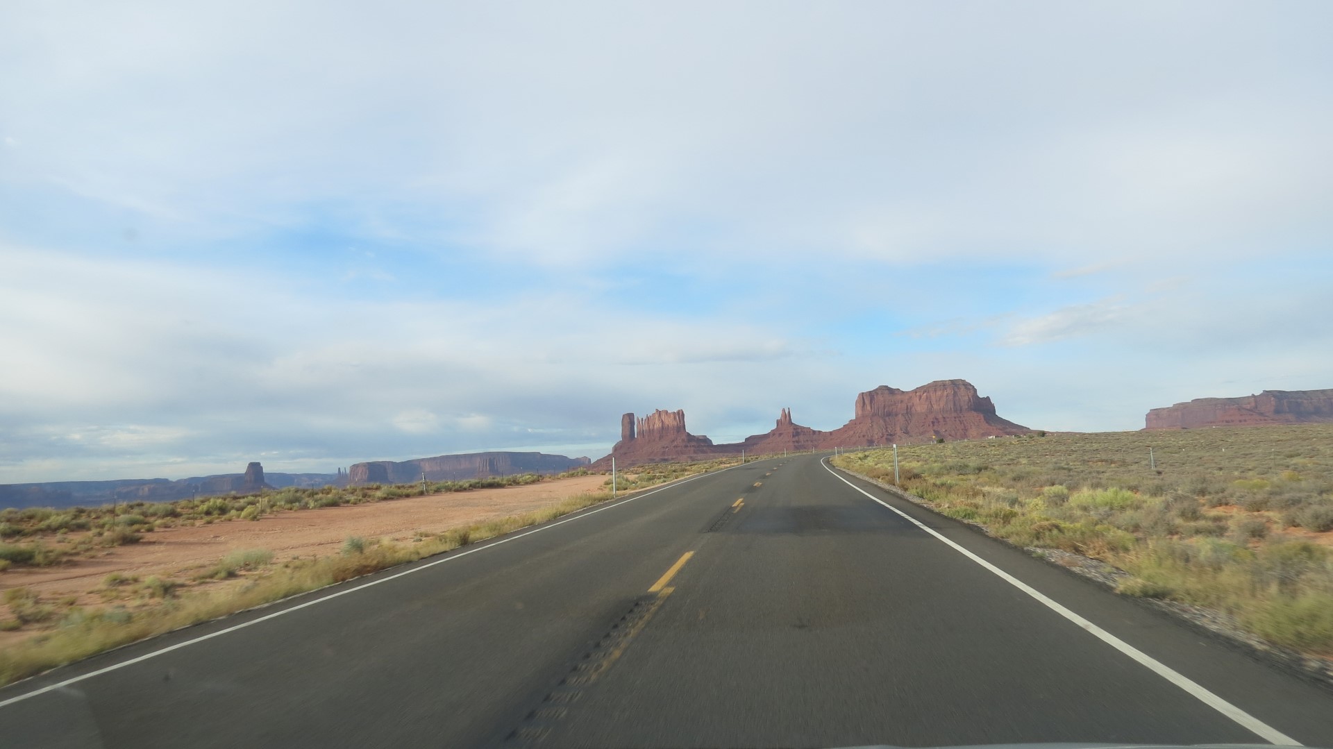 Highway scenery south of Mexican Hat UT  7 of 27 (#0334)