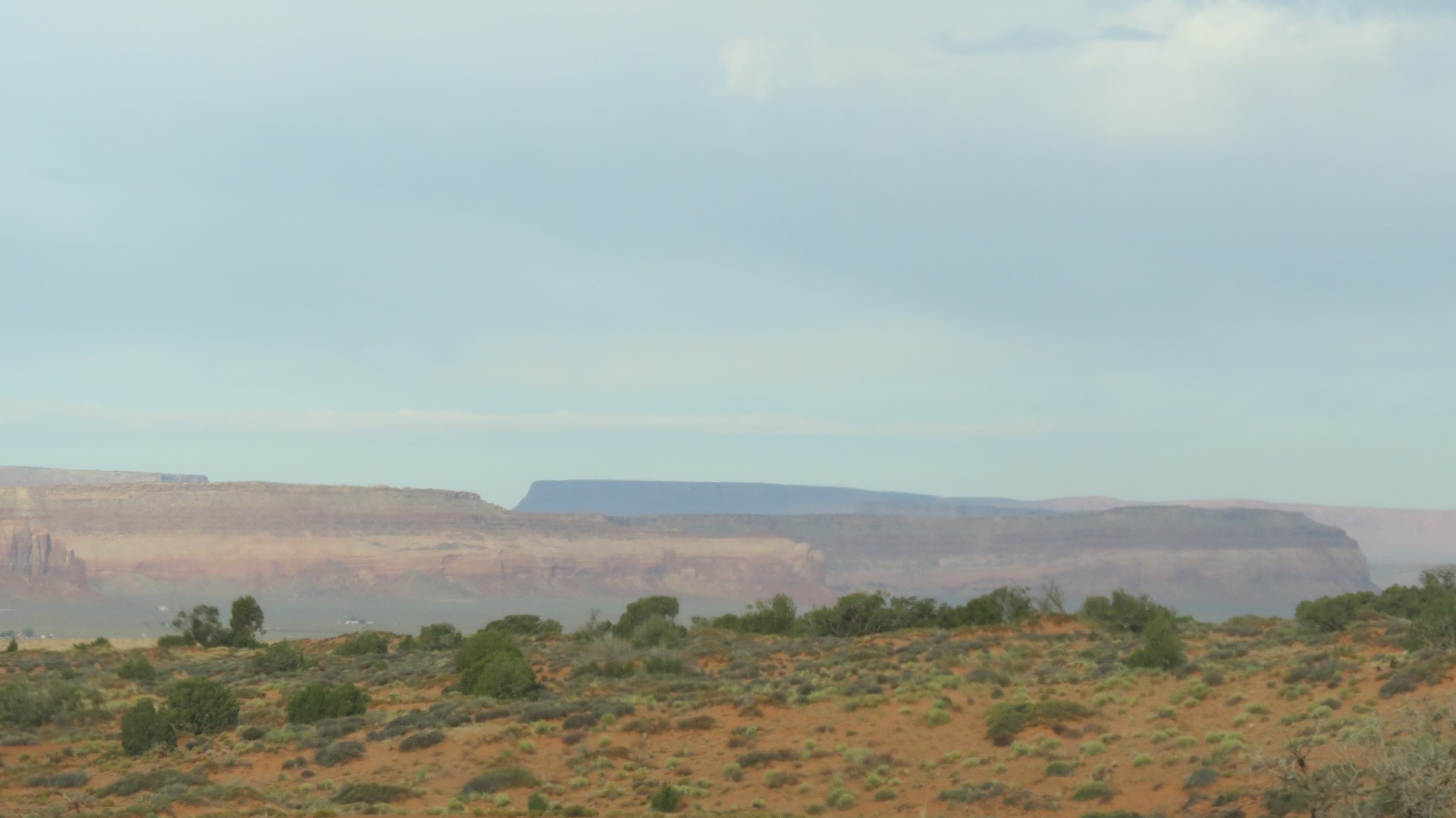 Highway scenery south of Mexican Hat UT 15 of 27 (#0345)