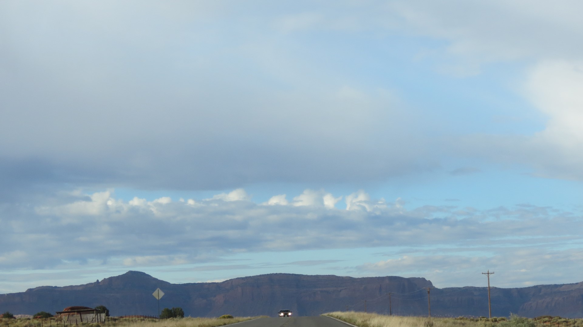 Highway scenery south of Mexican Hat UT 22 of 27 (#0354)