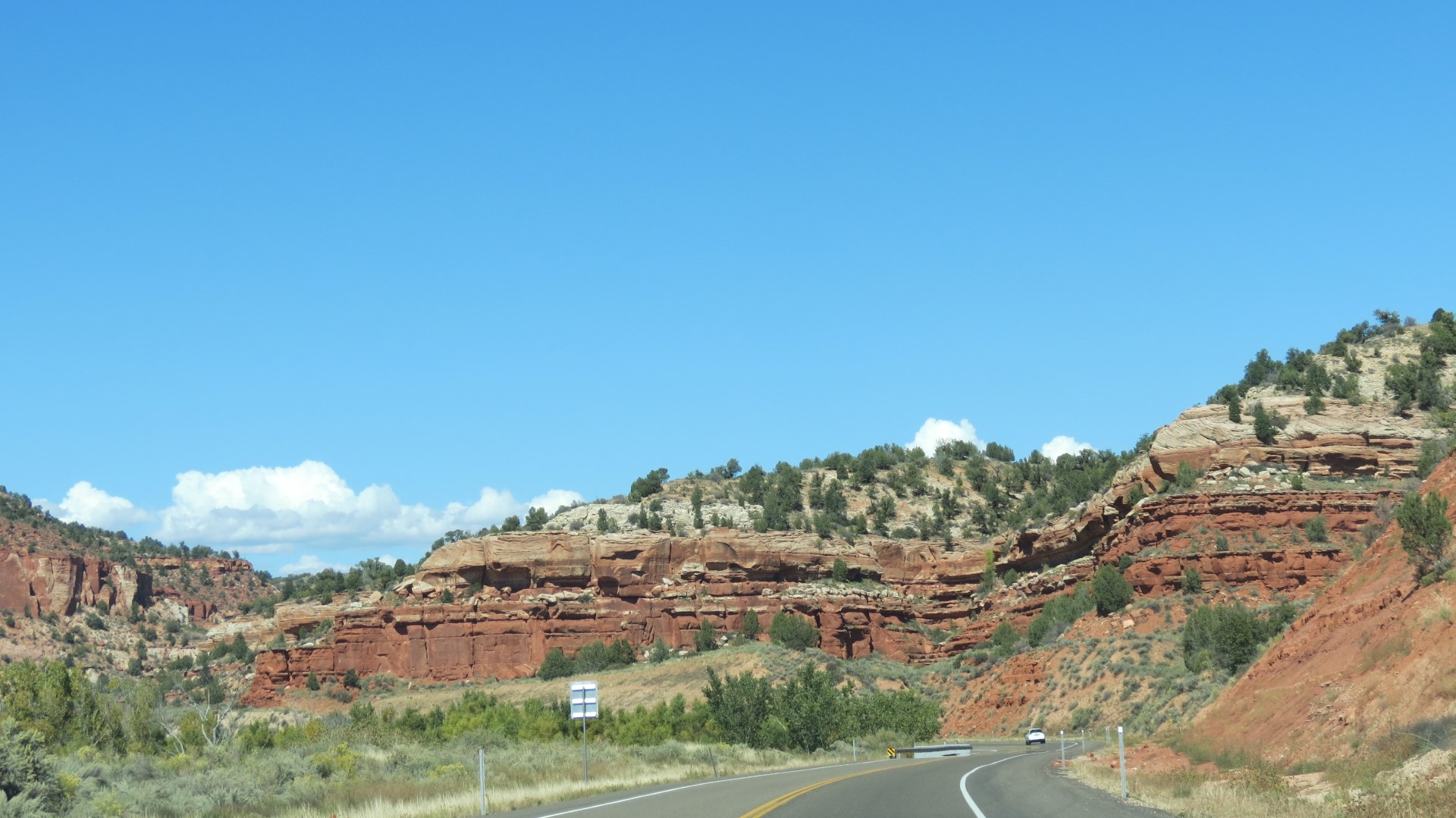 Road between Kanab Utah and Zion National Park  1 of 22 (#0410)
