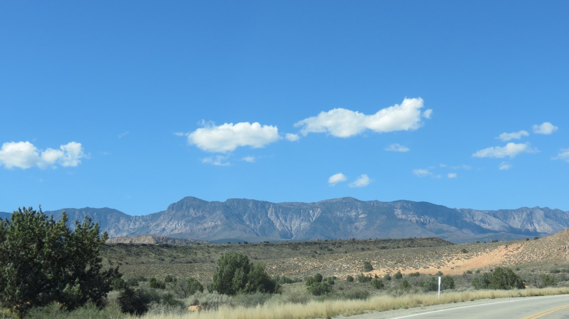 Road between Kanab Utah and Zion National Park  4 of 22 (#0415)