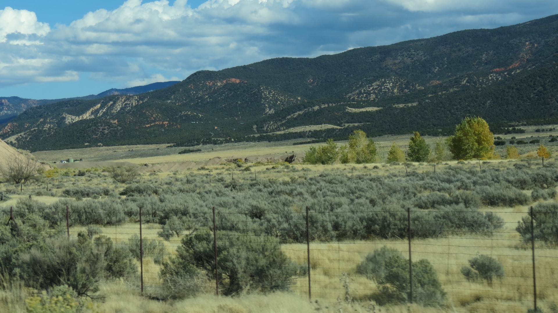 Road between Kanab Utah and Zion National Park  9 of 22 (#0422)