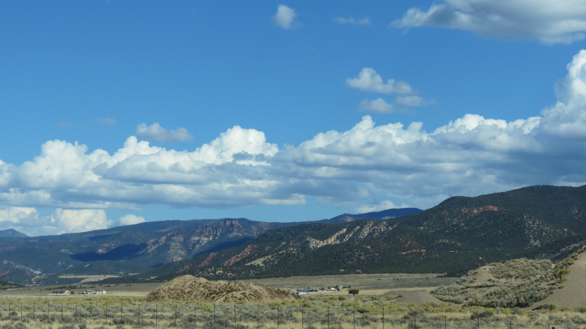 Road between Kanab Utah and Zion National Park 10 of 22 (#0424)