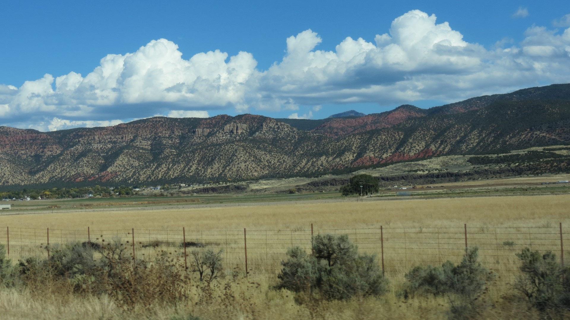 Road between Kanab Utah and Zion National Park 14 of 22 (#0428)