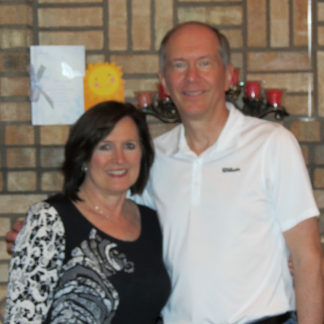 Home and family of my cousin Pam, husband Bob, daughter Ashley  5 of  7 (#9083)