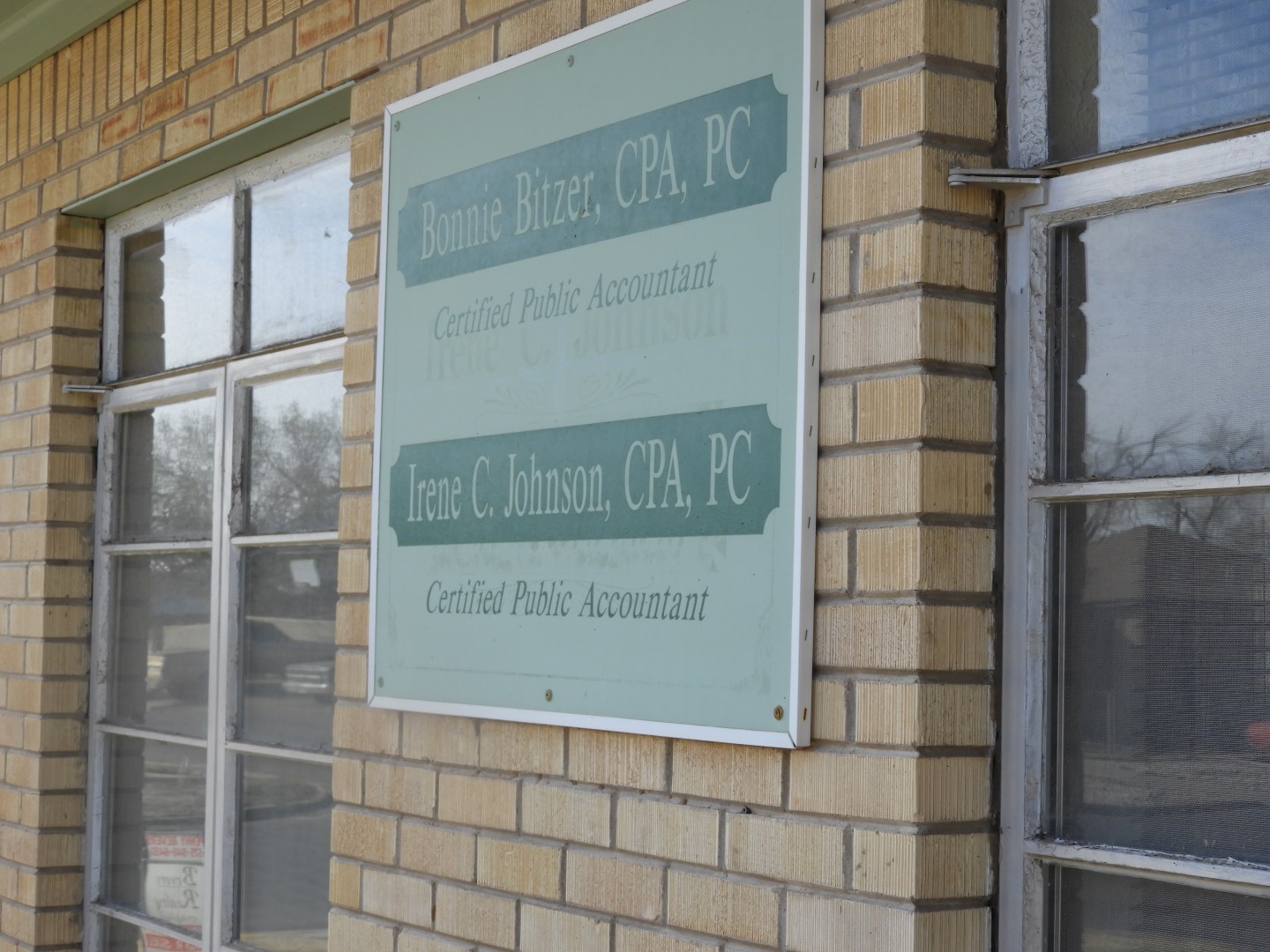 Office of Cousin in Highway Scenery Northeast of Highway Scenery South of UFO Museum in Roswell NM  2 of  2 (#0493)