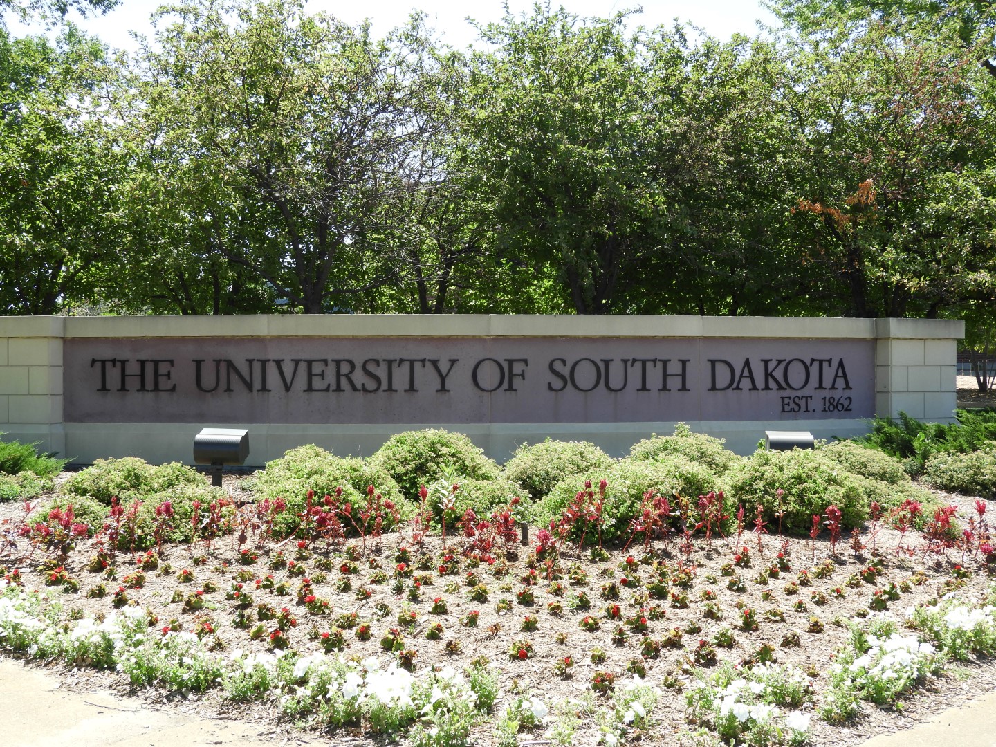 University of South Dakota in Vermilion SD  1 of  6 (#0826)