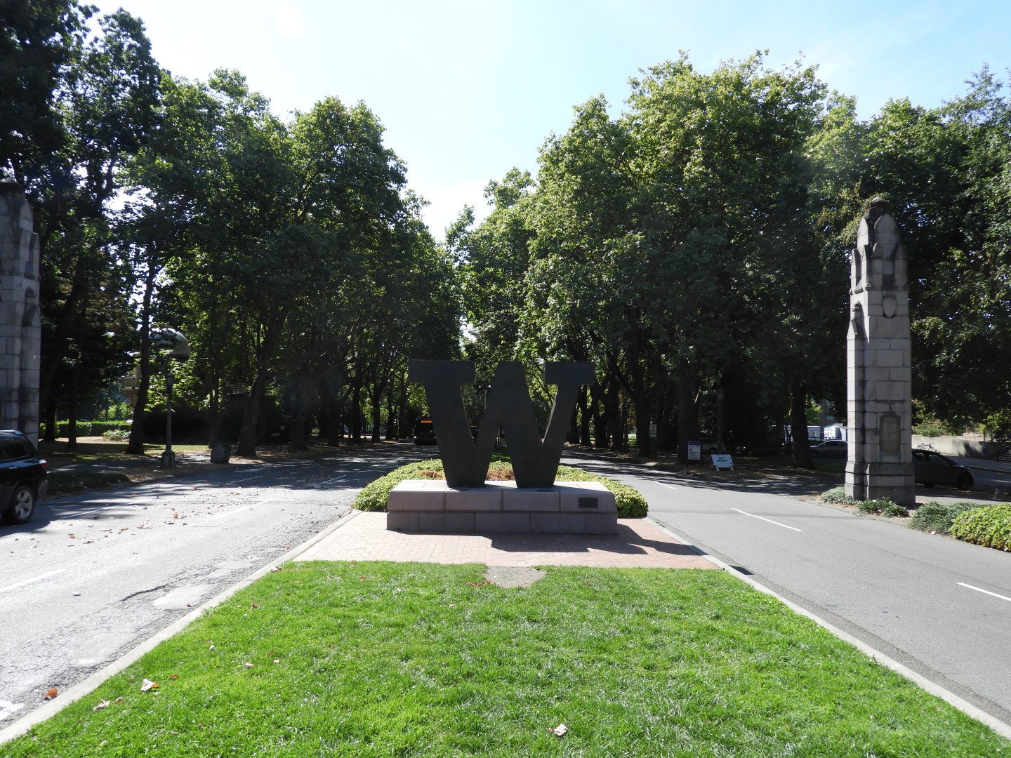 University of Washington in Seattle WA  2 of  2 (#1034)