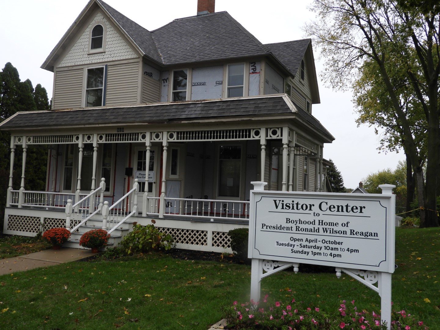 President Reagan Boyhood Home in Dixon Illinois  3 of  4 (#2222)