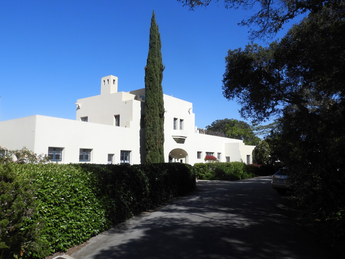Home that belonged to the wife of President Hoover, it is on the Stanford campus  1 of  2 (#3232)