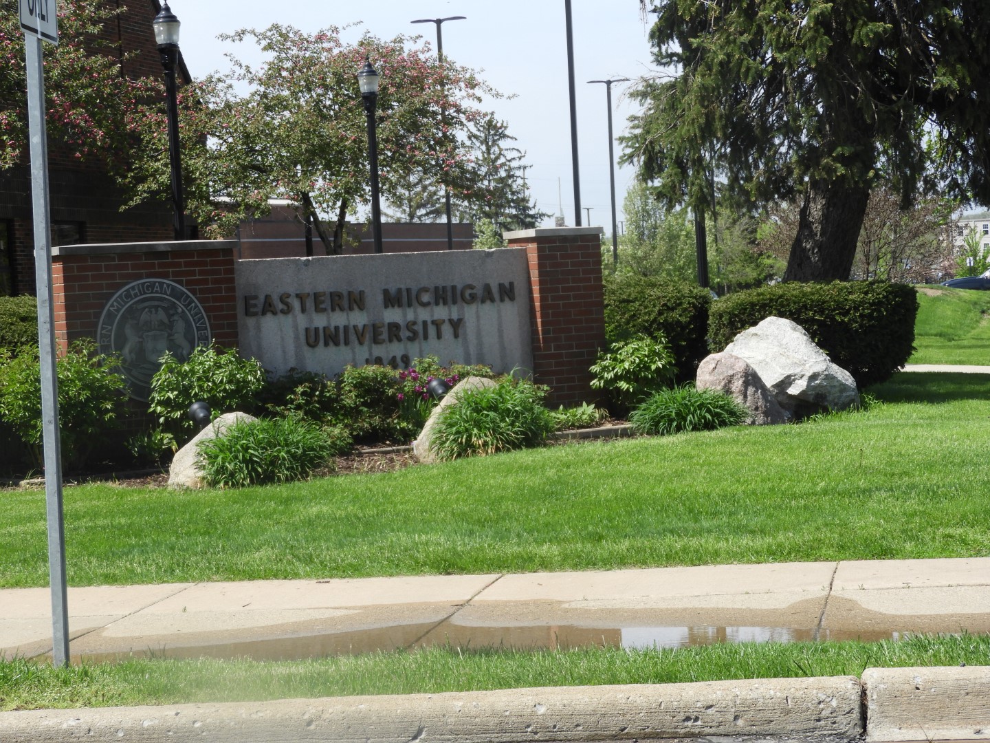 Eastern Michigan University in Ypsilianti MI  4 of  8 (#4645)