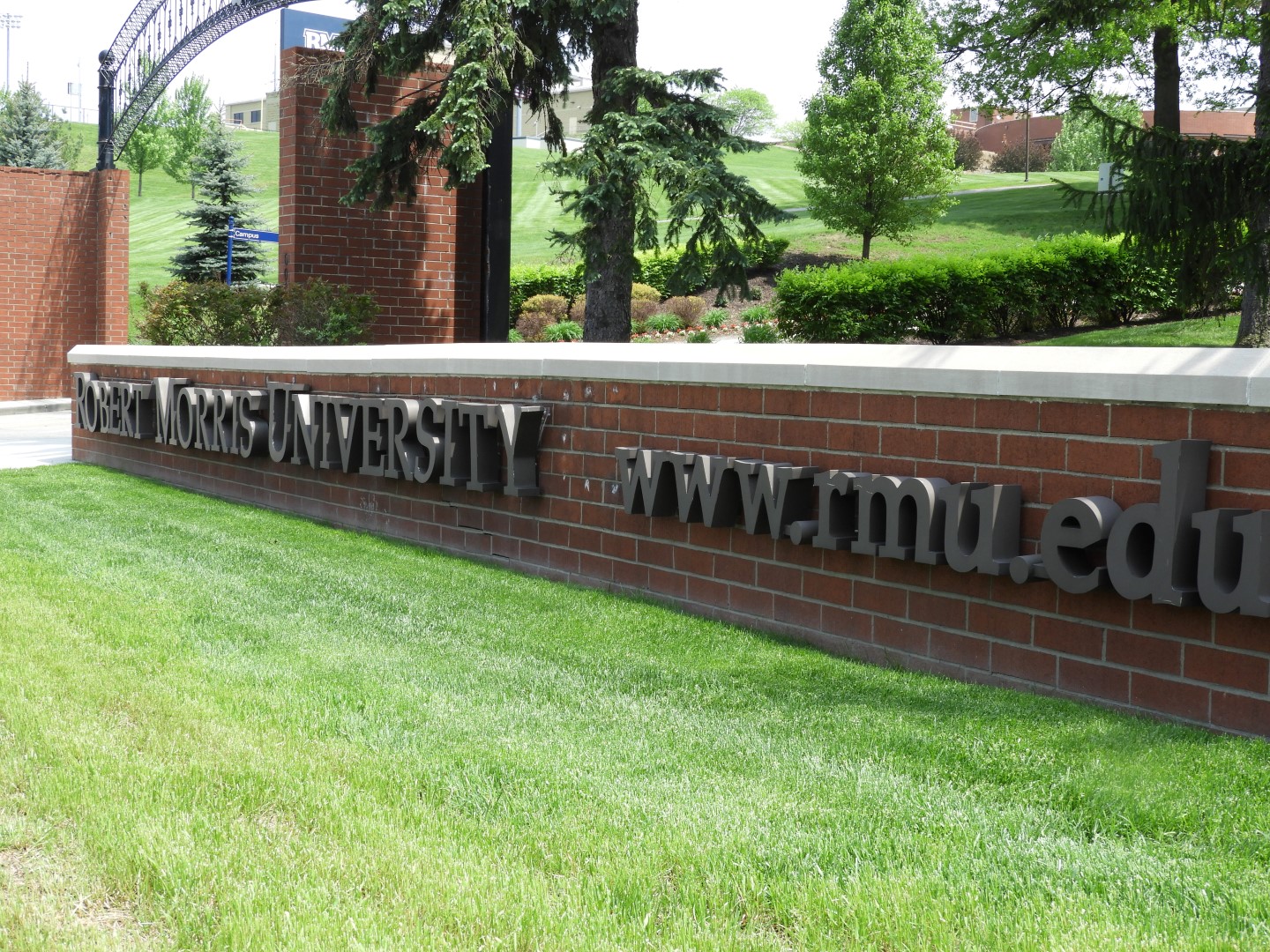 Robert Morris University in Pittsburgh (impossible to get back far enough to take the photo)  1 of  4 (#4701)