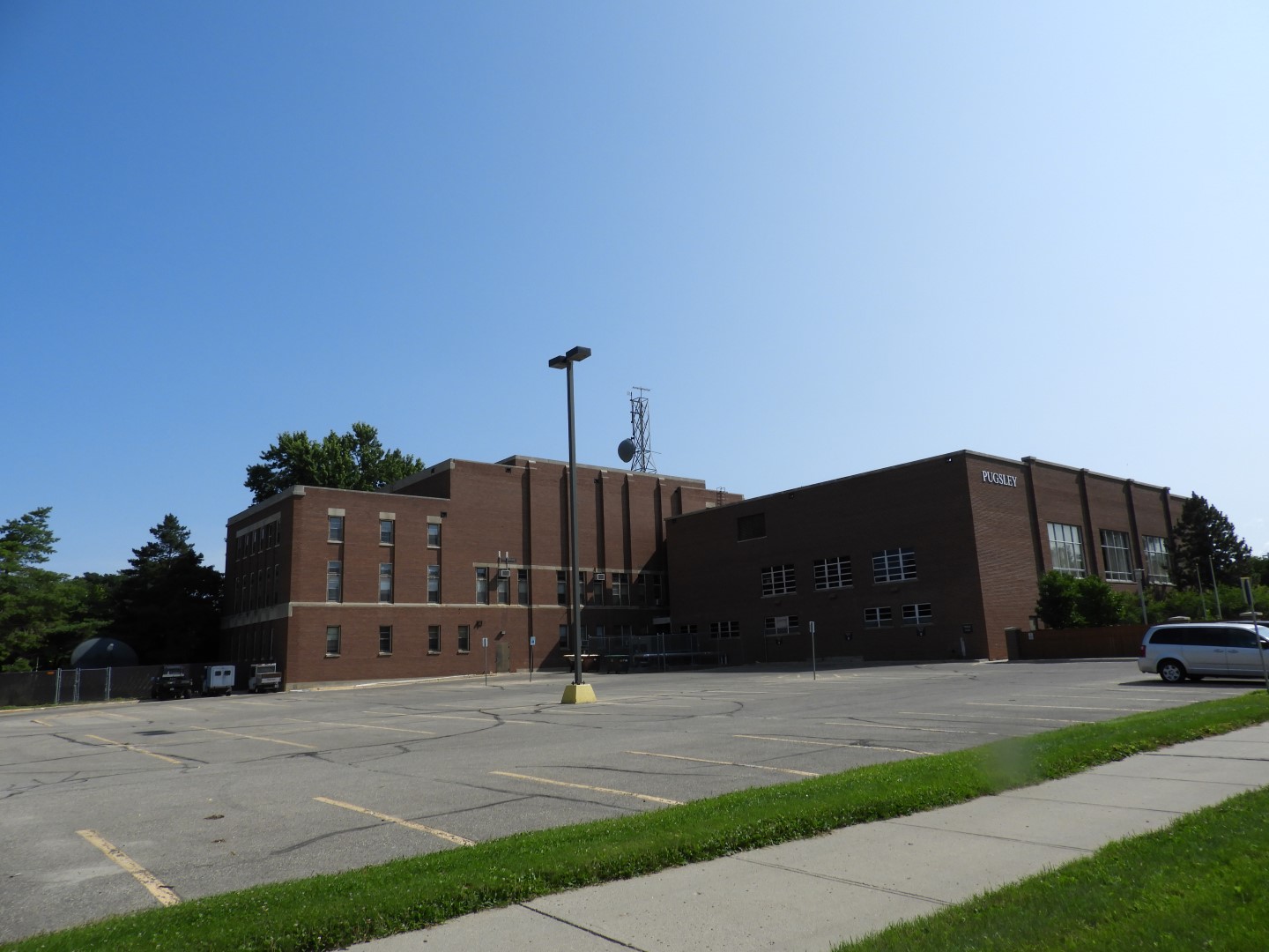 South Dakota State University in Brookings  4 of  4 (#5332)