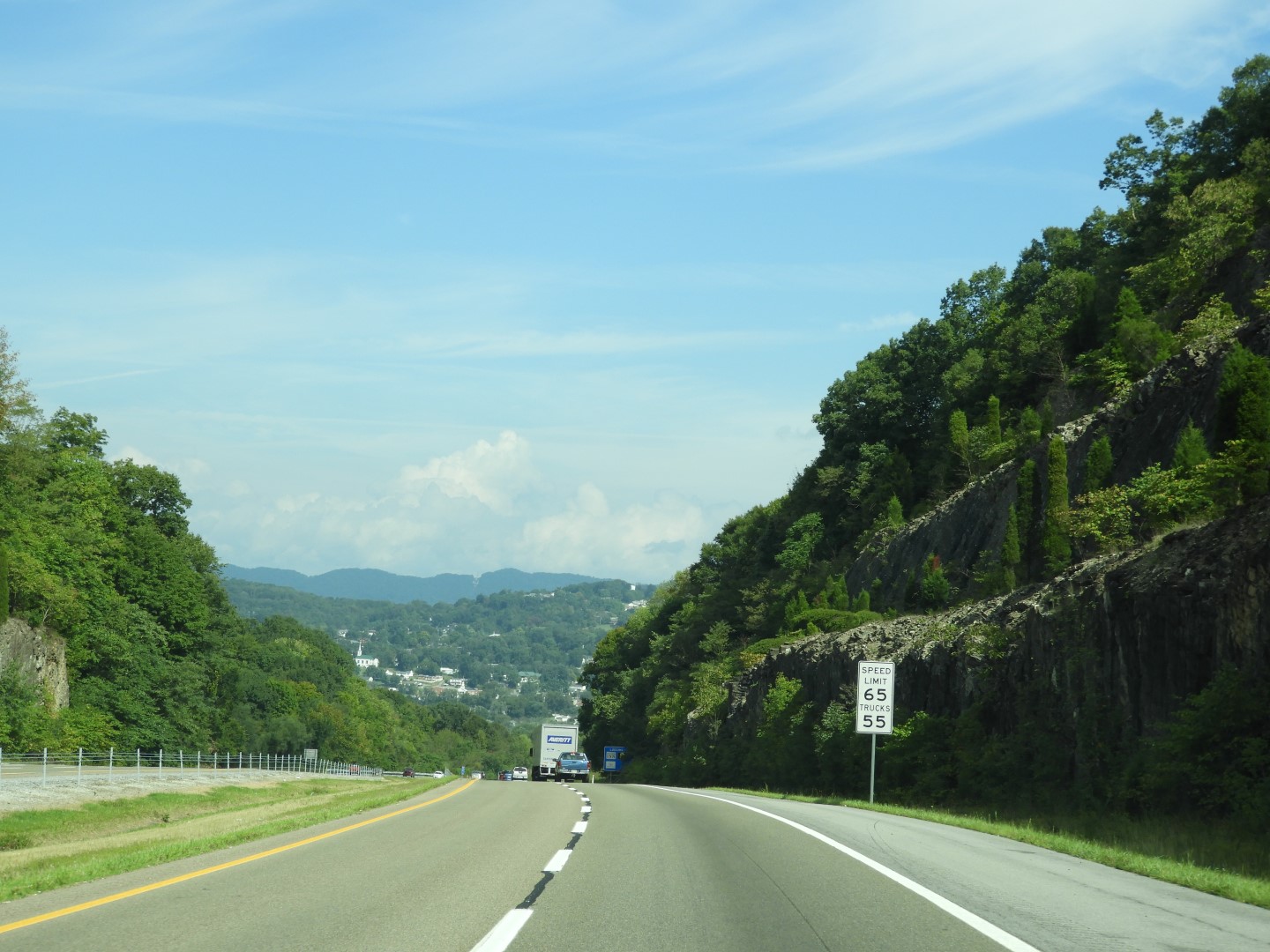 Along the Highway going to Cumberland Gap National Park near Middlesboro KY  1 of 15 (#5902)