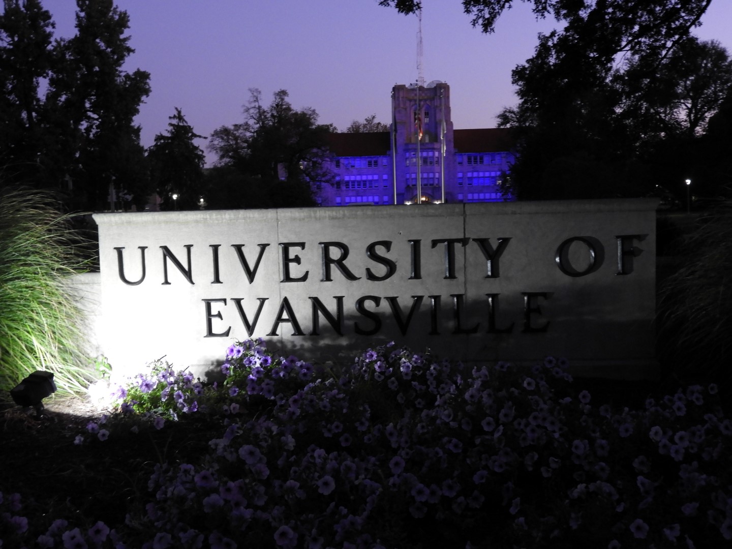 University of Evansville IN 3 of  4 (#0956)
