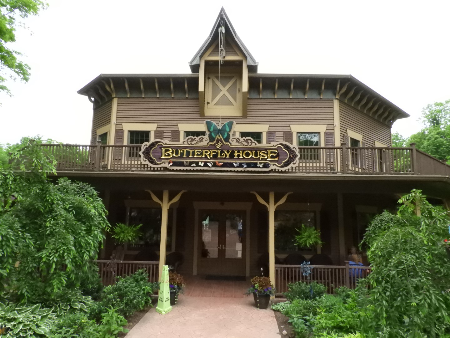 The humid Buttlerfly House  1 of  7 (#8355)