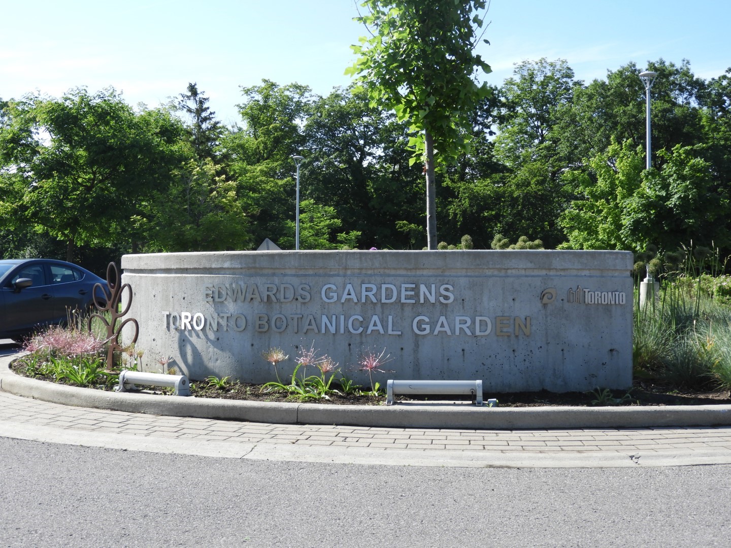 Buildings and Signs at Edwards Garden-Toronto Botanical Garden ON 1 of  9 (#8511)
